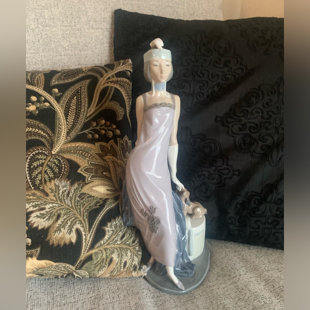 Lladro Flapper